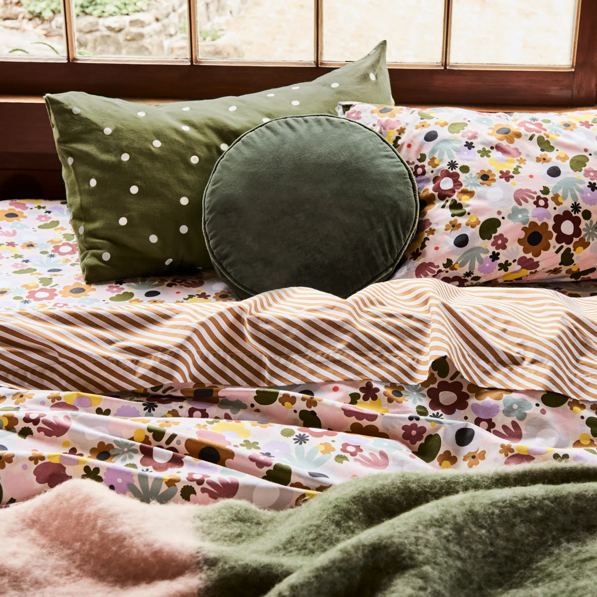 Strawberry Fields Bumble Blanket