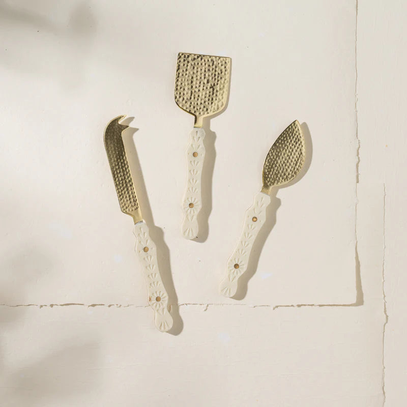 Hana Resin Cheese Set